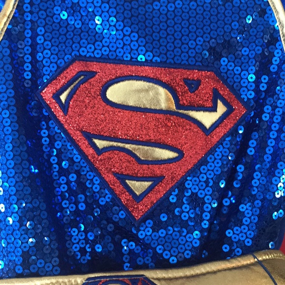 SUPERGIRL HALLOWEEN COSTUME- size small. Lots of accessories. Brand new! - Picture 4 of 5